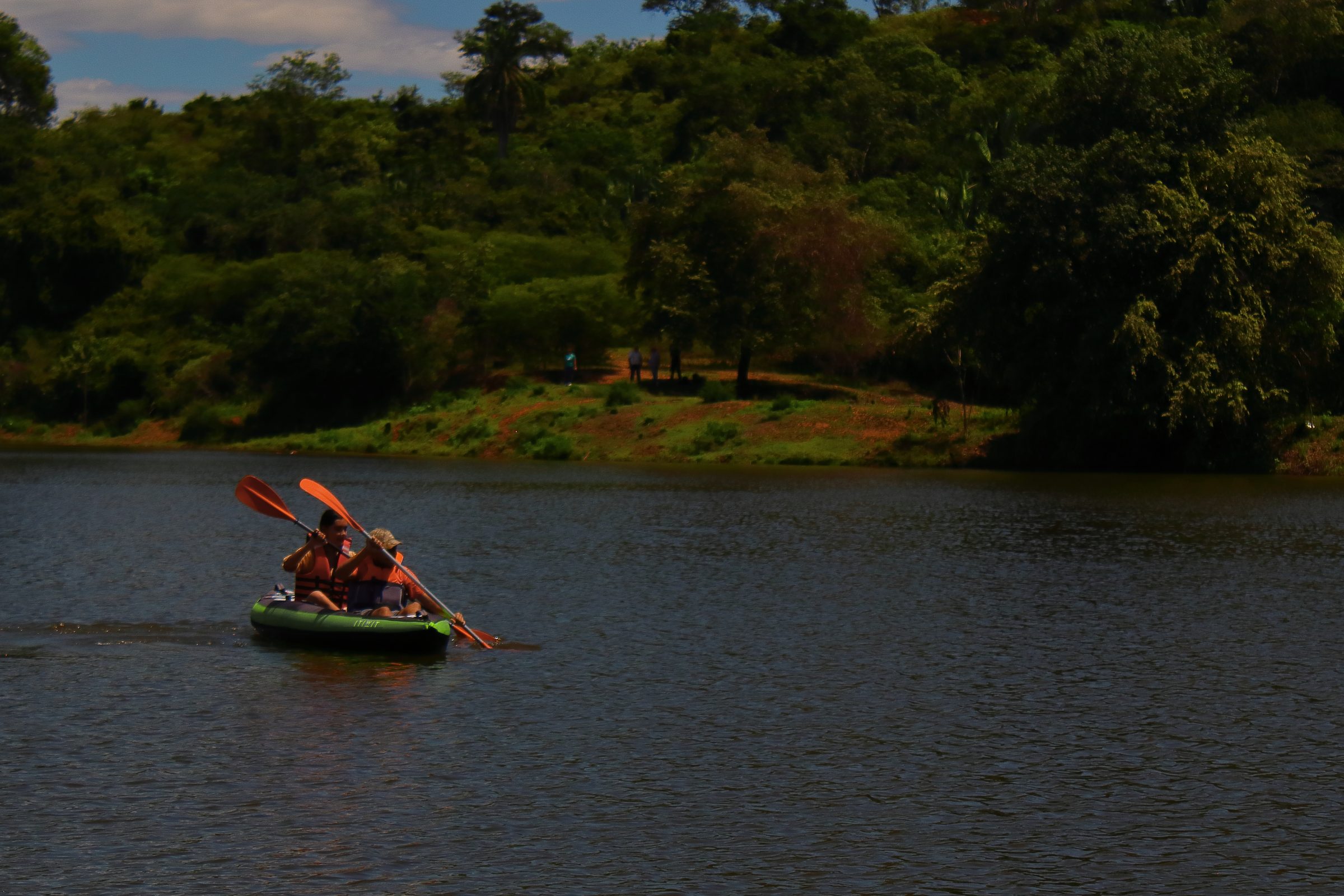 Kayak en el lago central de Sol del Nilo